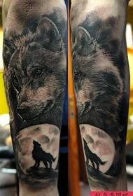 Kar szép klasszikus fekete-fehér farkas fej tetoválás minta