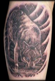 Arm wolf drinkwater tattoo patroon