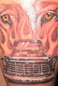 Mașină cu model de tatuaj cu ochi de lup