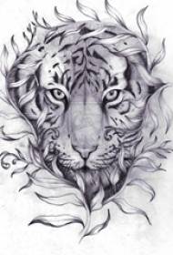 foto del tatuaggio testa di tigre prepotente squisita abbozzo creativo nero grigio schizzo