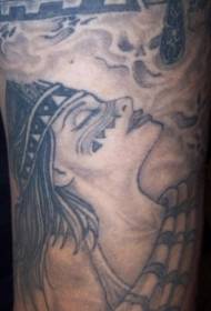 Modello di tatuaggio ritratto ragazza azteca fumare