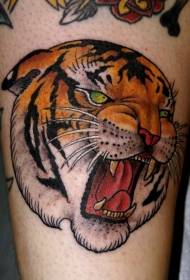 hombro tatuaje de tigre rugiendo de la vieja escuela patrón de tatuaje