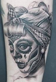Tummanharmaa käsin piirretty kuoleman tyttö tatuointi malli