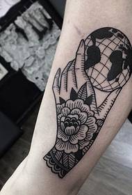 Iana raznih izvrsnih ručno rađenih crnih linija apstraktnih tetovaža