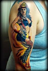 Modello di tatuaggio di ragazze pompiere di colore di spalla