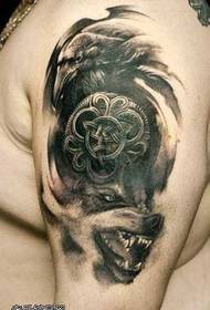 Naoružajte vrlo zgodan uzorak tetovaže strojnog vuka
