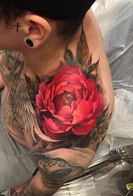 Kauniit akvarellikukat tatuointitaiteilija Samantha Fordilta