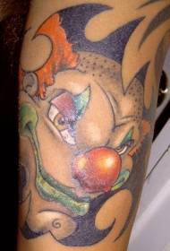 Modello tatuaggio pazzo pagliaccio rossa