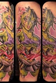 Immagine del tatuaggio della ragazza delle zombie di colore del braccio