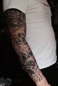 Tatuaggio tatuaggio braccio totem bianco e nero da uomo