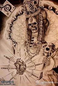 Foireann Cumhachta Skull Tattoy na Banríona