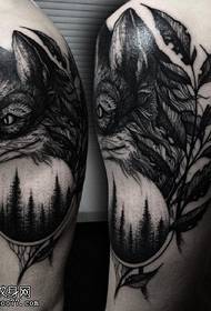 Skulder stikkende ulv tatoveringsmønster
