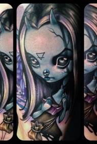 Modellu di tatuatu di ragazza muderna colourful di stile mudernu