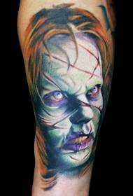 Omuz rengi korkunç zombi kız dövme deseni