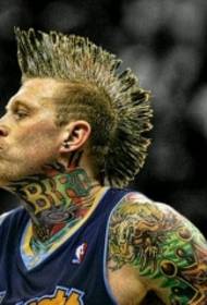 Ang pattern ng tattoo ng katawan ni Birdman Anderson