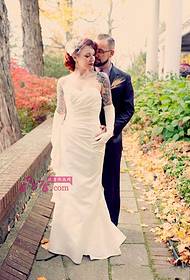 Tatuaggio personalizzato sposa felice