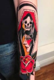 Insieme rosso di immagini di tatuaggi di ragazze europee e americane