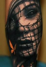 9 obrázků tetování portrétů černé a šedé dívky v Evropě a Americe