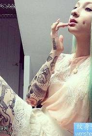 Tattoogirl نمط الوشم