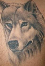 Patrón de tatuaxe de lobo triste gris negro