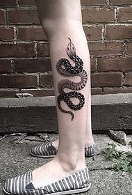 Sort og grå dyremønster tatovering fra tatovør Sylvie