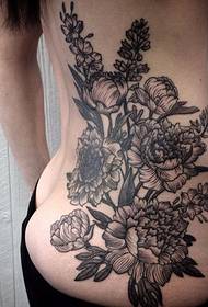 花の腕のタトゥーアーティストクリブバック