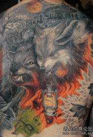 狼纹身图案:欧美满背彩色狼狼头纹身图案