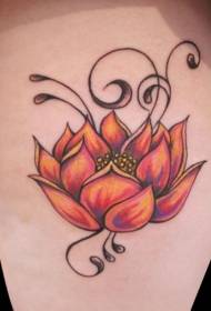 Magagandang kulay na lotus tattoo pattern sa mga binti