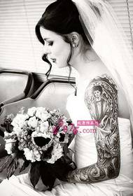 Šťastné tetování nevěsta