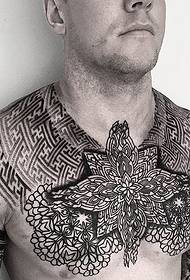 Vet swart geometriese vet tatoeëringpatroon van die tatoeëringskunstenaar David Bryan