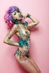 Sexy hot girl tatovering bilde verdsettelse