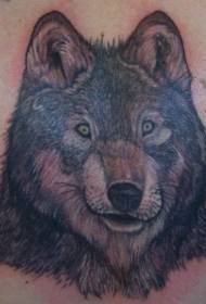Modello realistico di tatuaggio testa di lupo dell'orecchio grande spalla