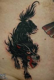 Patrón de tatuaxe de lobo feroz abdominal