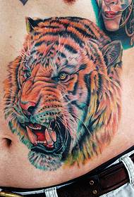 Imagens de tatuagem de tigre bravo abdominal