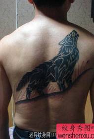 модел на татуировка на вълк: обратен модел на татуировка на вълк назад