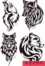 Un patrón clásico popular de tatuaxe de cabeza de lobo con tótem