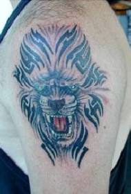 Лути волк глава со црна племенска линија шема на тетоважи