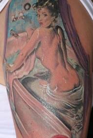 Patrón de tatuaje de chica caliente en la bañera del brazo