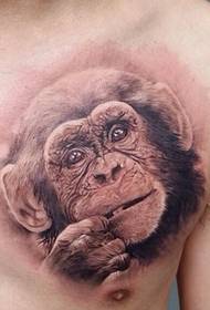 Tatuaggio ritratto animale petto petto gamba