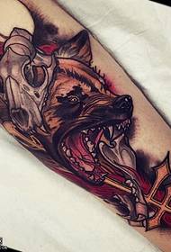 Patrón de tatuaxe de lobo de becerro