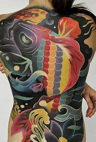 Uskomaton surrealistinen tatuointikuvio Alexandriasta