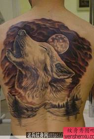 modello tatuaggio lupo schiena piena