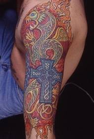 Arm Lion- ի և Cross Tattoo- ի նախշը