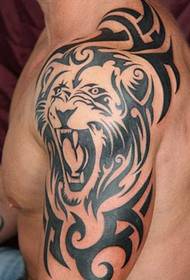 όμορφο μοτίβο τατουάζ λιοντάρι
