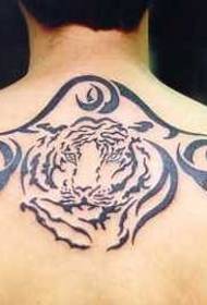 Назад на едноставен модел на тетоважа на тигар од тигар