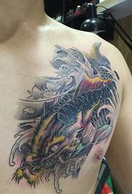 Stile del modello del tatuaggio del calamaro di mezzo colore 翩翩