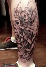 mudellu di tatuu di calamar neru grisgiu perna
