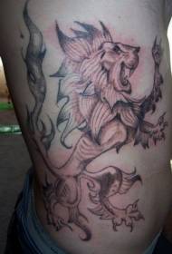 patró de tatuatge de lleó enutjat al costat de la cintura