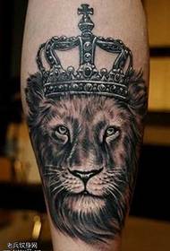 braccio tatuaggio re leone modello