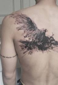 ເດັກຊາຍຢູ່ດ້ານຫຼັງຂອງຫມຶກ pricked ສີດໍາຮູບພາບ tattoo ສັດ eagle ສັດຂະຫນາດນ້ອຍ